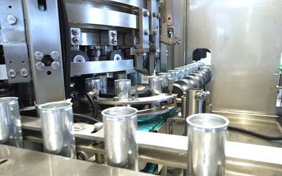 國(guó)產(chǎn)智能易拉罐灌裝機(jī)震撼發(fā)布 國(guó)產(chǎn)智能易拉罐灌裝機(jī)震撼發(fā)布